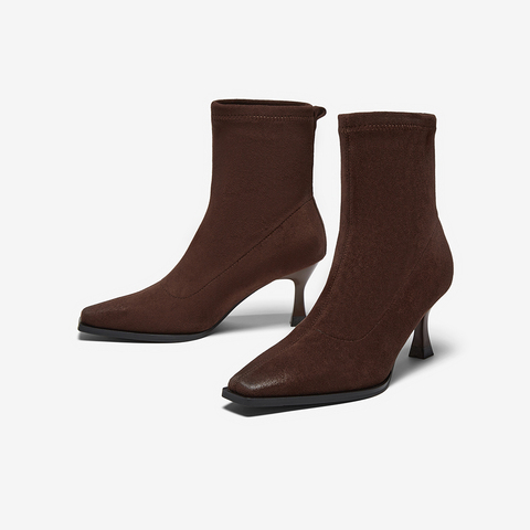 百思图2025冬季新款弹力靴时尚简约通勤细高跟女中靴B7081DZ5