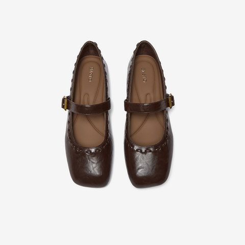 百思图2026春季新款玛丽珍鞋简约复古通勤方头女单鞋F0111AQ6