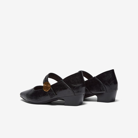 百思图2026春季新款商场同款玛丽珍鞋复古潮流尖头女单鞋F5177AQ6