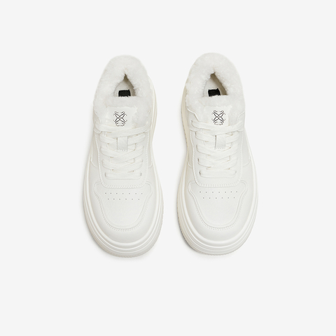 百思图2026春季新款商场同款板鞋户外加绒保暖女休闲鞋WW782AM6