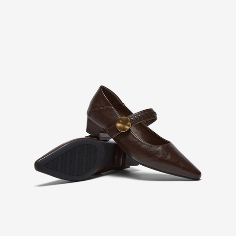 百思图2026春季新款商场同款玛丽珍鞋复古潮流尖头女单鞋F5177AQ6