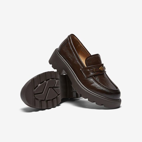 百思图2026春季新款乐福鞋简约复古学院风女单鞋UXV08AA6