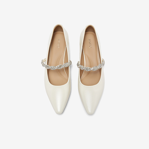 百思图2026春季新款商场同款时尚简约复古法式女单鞋W0128AQ6