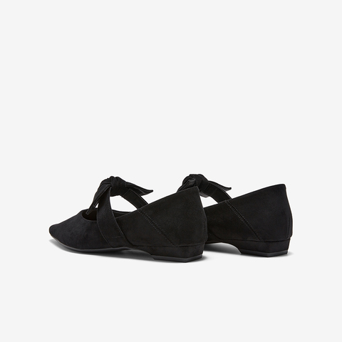 百思图2026春季新款玛丽珍鞋简约复古尖头粗跟女单鞋R6276AQ6