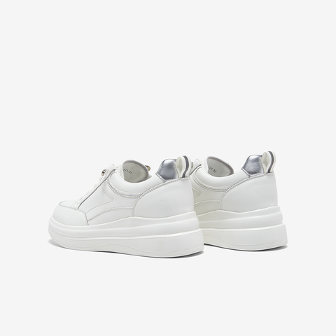 百思图2026春季新款商场同款小白鞋简约户外女休闲想BJ153AM6