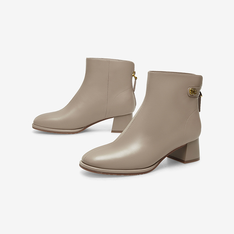 Bata时装靴女2022冬季商场新款羊皮通勤优雅粗跟短筒靴23H06DD2