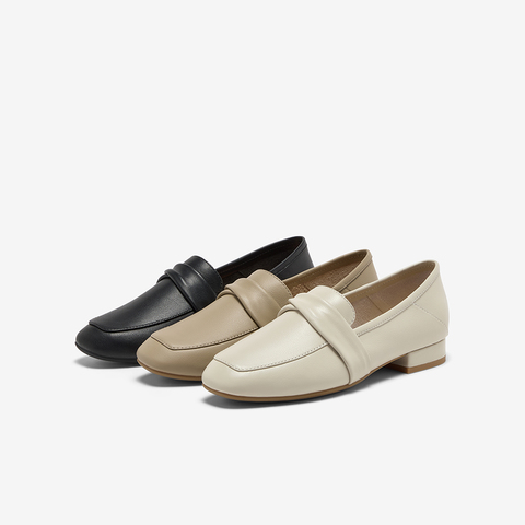 Bata一脚蹬女秋季新款英伦通勤牛皮平底舒适乐福鞋42057CA4