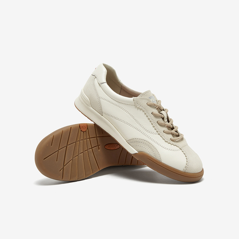 Bata休闲鞋女2025春季商场新款通勤百搭德训软底运动板鞋ACO22AM5