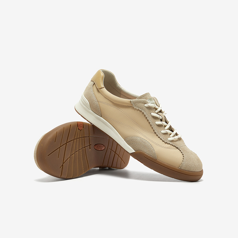 Bata休闲鞋女2025夏季新款牛剖皮通勤软底复古德训运动鞋ACO22BM5