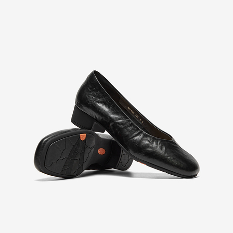 Bata浅口单鞋女2025秋季商场新款羊皮抓纹通勤软底单鞋AOX08CQ5