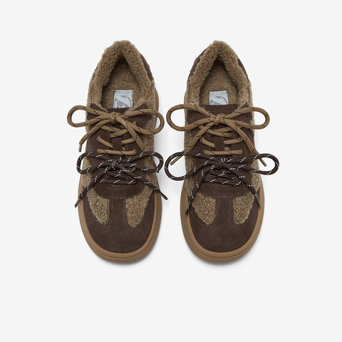 Bata休闲鞋女2025冬季新款通勤百搭牛剖皮德训鞋毛毛板鞋8091DDM5