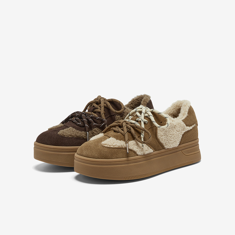 Bata休闲鞋女2025冬季新款通勤百搭牛剖皮德训鞋毛毛板鞋8091DDM5