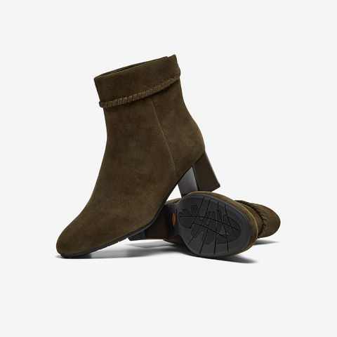 Bata时装靴女2025冬季商场新款粗跟百搭羊皮软底短筒靴ALV58DD5