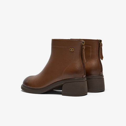 Bata时装靴女2025冬季新款百搭羊皮通勤粗跟时尚短筒靴6839DDD5