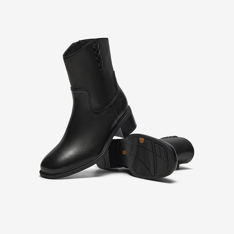 Bata西部靴女2025冬商场新款羊皮百搭复古粗跟时装牛仔靴ATO48DZ5