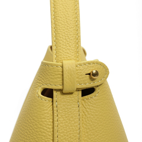 百丽包包女托斯卡纳头层牛皮质感通勤单肩斜挎手提水桶包X9311AX4