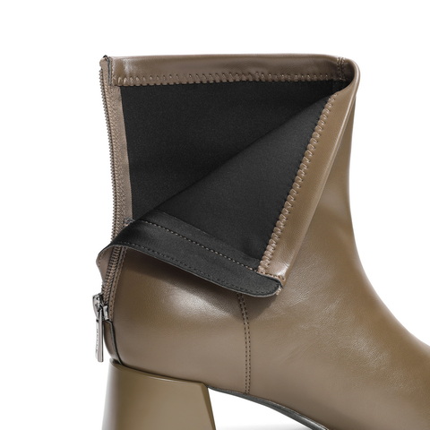 百丽休闲舒适弹力靴2024冬新增高显瘦短筒靴B2348DZ4