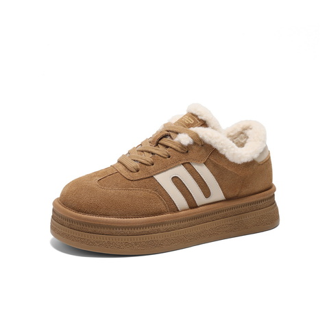 百丽休闲时尚毛毛鞋女2025春新加绒保暖板鞋B2450AM5