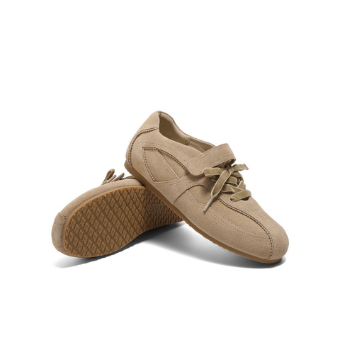 百丽休闲舒适德训鞋女2025春新质感时尚百搭板鞋D4C1DAA5