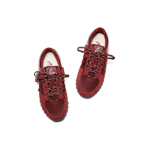 百丽时尚拼色阿甘德训鞋女2025春新商场同款舒适板鞋Y2958A85