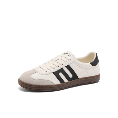 百丽跑道家族德训鞋女2025春新时尚舒适软底板鞋C1H3DAM5