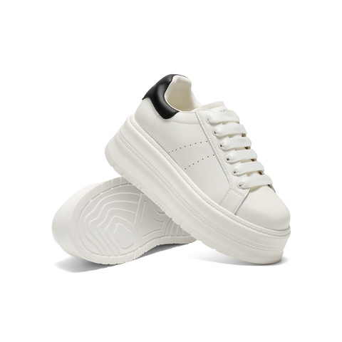 百丽时尚后尾撞色小白鞋女2025秋新厚底增高休闲板鞋B2758CM5