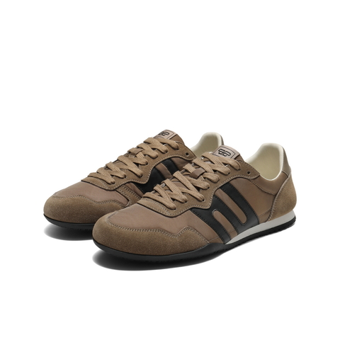 百丽户外休闲跑鞋男2025新款秋季跑道设计薄底运动阿甘鞋8VG01CM5