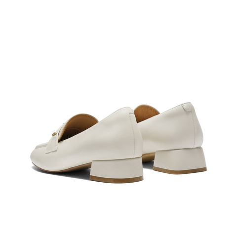 百丽气质通勤乐福鞋女2025秋新真皮舒适质感单鞋B2846CM5