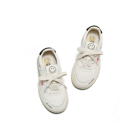 百丽SMILEY联名涂鸦板鞋女童2025秋新商场同款潮酷休闲鞋61800C85