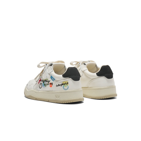 百丽SMILEY联名涂鸦板鞋女童2025秋新商场同款潮酷休闲鞋61800C85