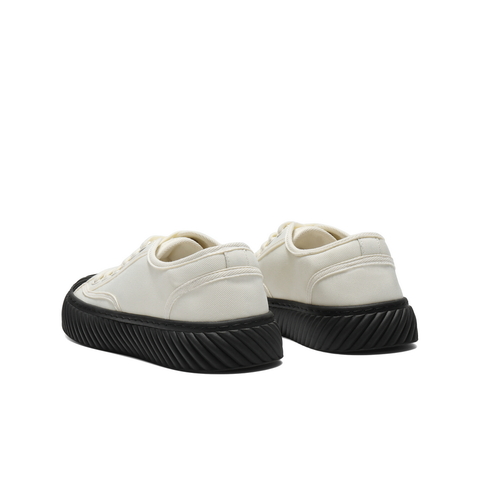 百丽贝壳头休闲帆布鞋男鞋2025新款秋季时尚潮搭简约板鞋A2147CM5