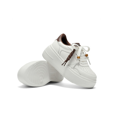 百丽时尚挂饰百搭小白鞋女2025秋新舒适厚底增高休闲鞋B2872CM5