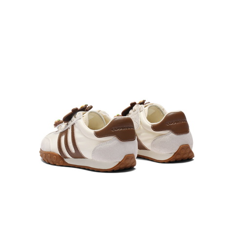 百丽百搭跑道德训鞋女童2025秋新商场同款舒适运动休闲鞋60720C85