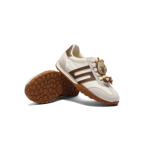 百丽百搭跑道德训鞋女童2025秋新商场同款舒适运动休闲鞋60720C85