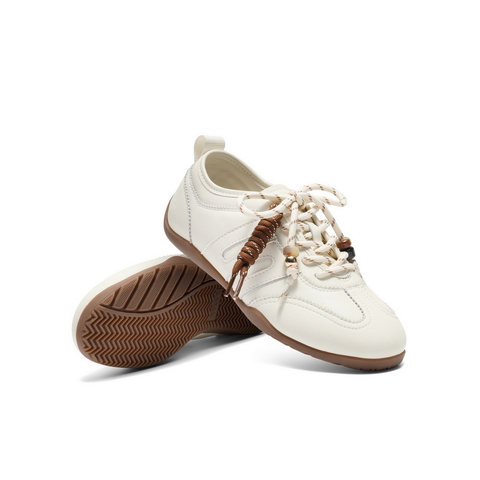 百丽时尚跑道德训鞋女2025秋新串珠挂饰舒适薄底休闲鞋B2867CM5