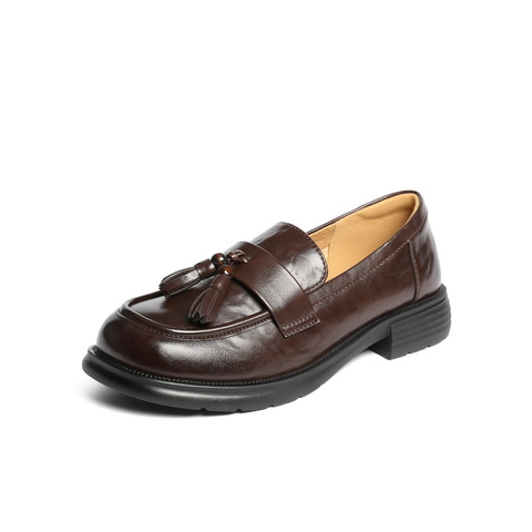 百丽复古抓皱面乐福鞋女2025秋新舒适通勤流苏便士乐福B2788CA5