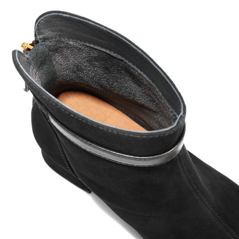 百丽复古绒面时装靴女2025冬新商场同款真皮气质优雅短靴BBW44DD5