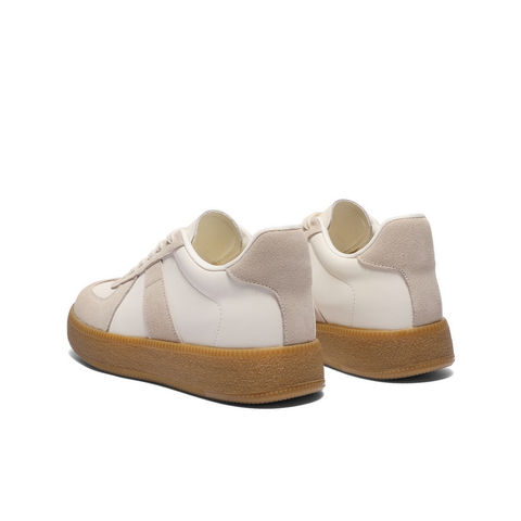 百丽潮搭休闲小白鞋男鞋2025冬新复古运动德训鞋撞色板鞋A2223DM5