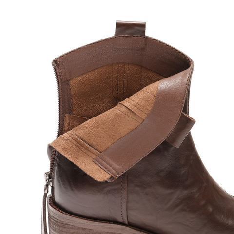 百丽简约利落时装靴女2025冬新气质高跟通勤时装短靴B2879DD5