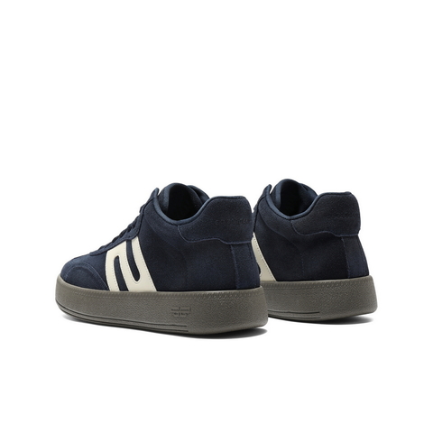 百丽高帮休闲板鞋男2025新款冬季商场同款复古撞色德训鞋8WX01DD5