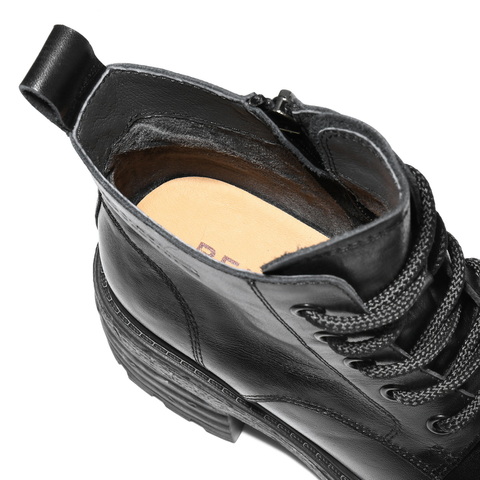 百丽复古擦色马丁靴女2025冬新商场同款真皮厚底休闲短靴B2942DD5