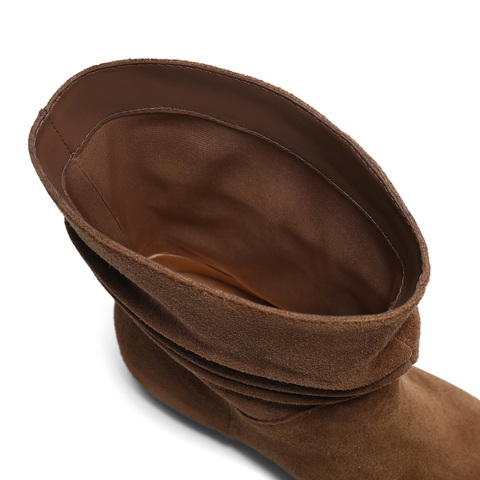 百丽简约复古显瘦时装靴女2025冬新绒面显瘦堆堆靴B2964DZ5