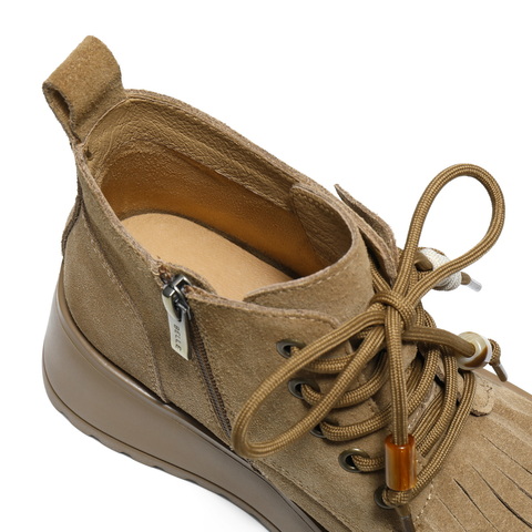 百丽复古流苏串珠马丁靴女2025冬新厚底增高休闲短靴B2951DM5