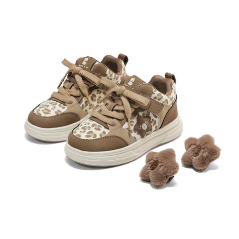 百丽撞色星星板鞋女童2025冬新商场同款舒适休闲鞋25670D85