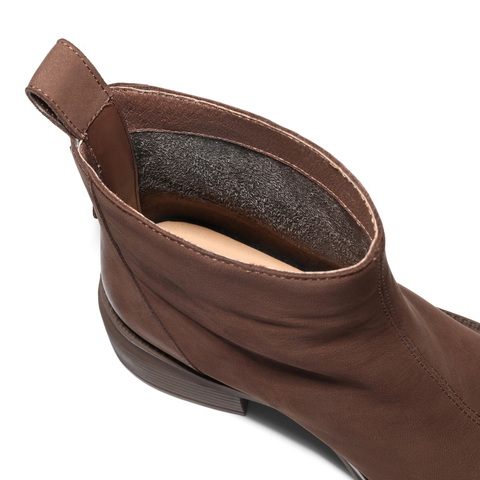 百丽复古民族风时装靴女2025冬新真皮粗跟增高休闲短靴B2955DD5