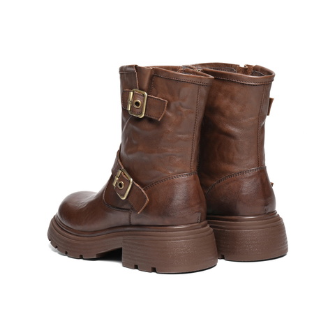 百丽复古抓皱马丁靴女2025冬新质感真皮时尚皮带扣短靴B2959DD5