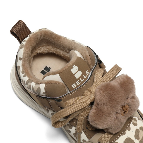 百丽撞色星星板鞋女童2025冬新商场同款舒适休闲鞋25670D85