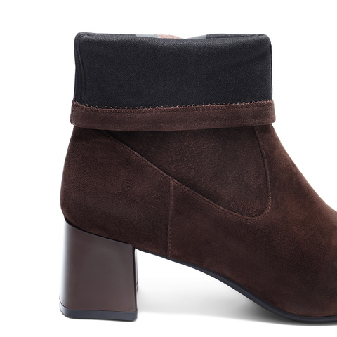 百丽简约气质时装靴女2025冬新真皮优雅高跟通勤短靴B2944DZ5