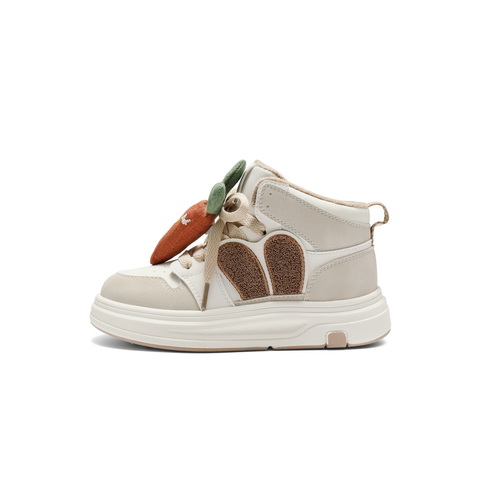 百丽撞色高帮板鞋女童2025冬新商场同款卡通饰扣休闲鞋V5118D85