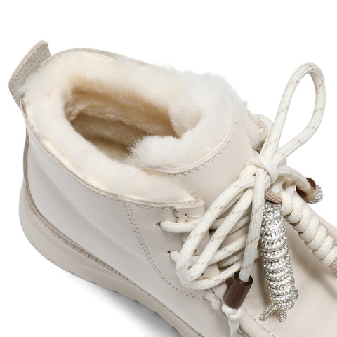 百丽时尚挂饰雪地靴女2025冬新商场同款厚底保暖休闲短靴E8S1DDD5